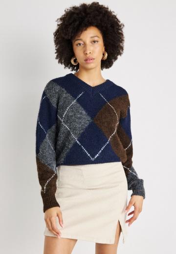 Пуловер с вырезом V