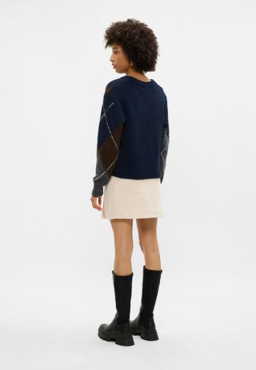 Пуловер с вырезом V