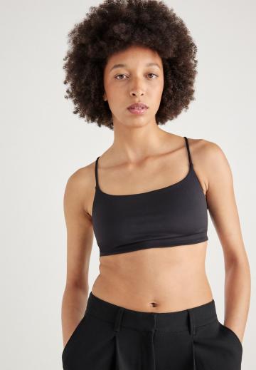 Топ на бретельках