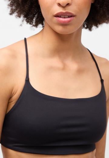 Топ на бретельках