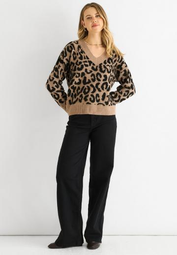 Пуловер с вырезом V