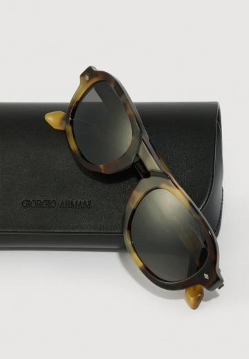 Солнечные очки