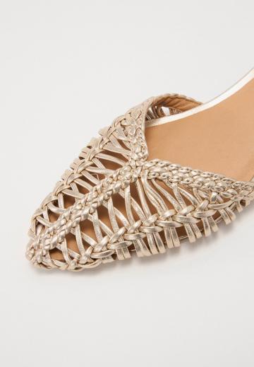 Гандбольные кроссовки