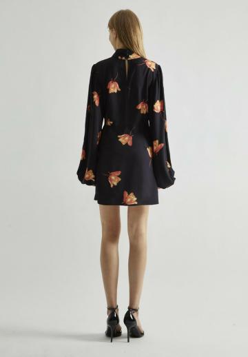 Короткое платье