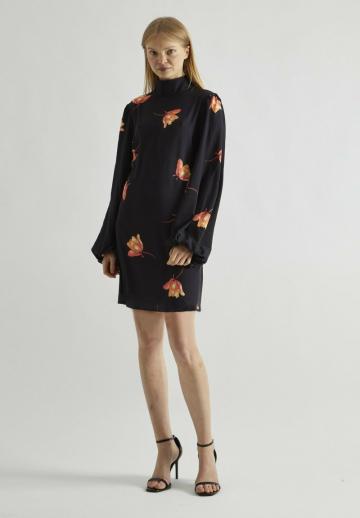 Короткое платье