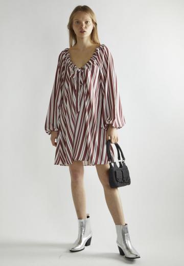 Короткое платье