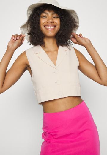 Блузка без рукавов