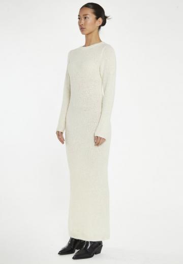 Вязаное платье