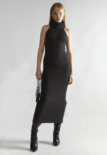 Вязаное платье