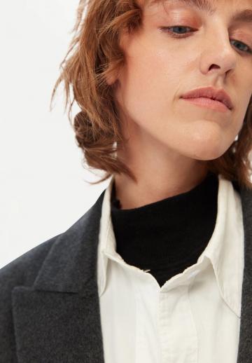 Короткое пальто