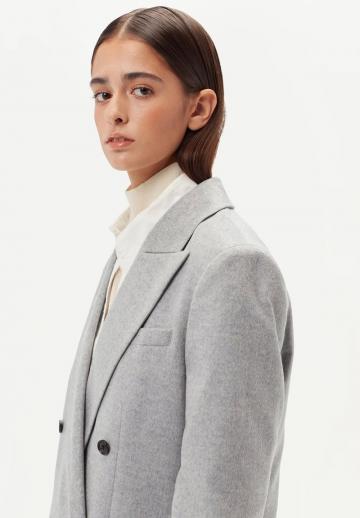 Короткое пальто