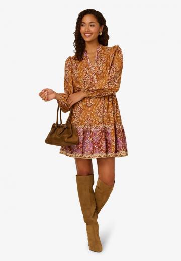 Короткое платье