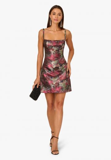 Платье футляр