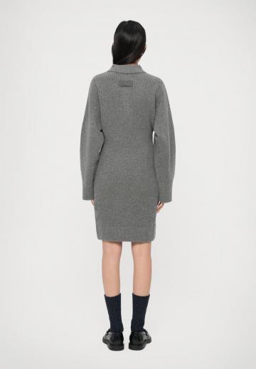 Вязаное платье