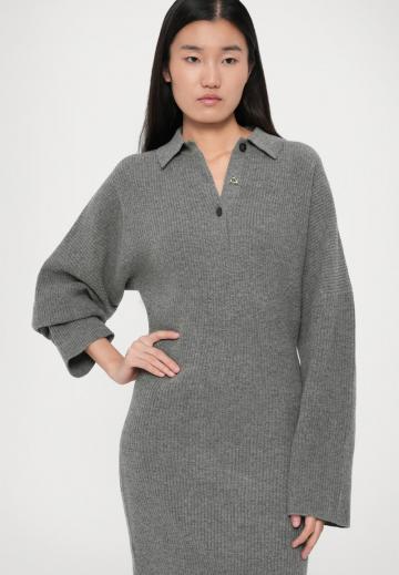 Вязаное платье