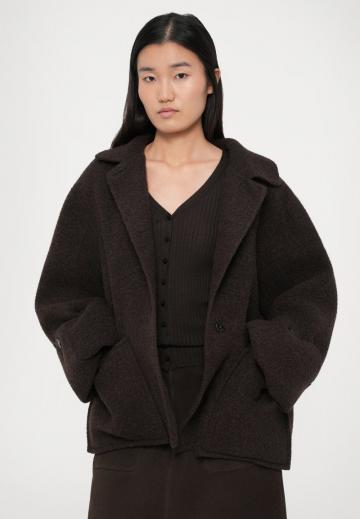 Короткое пальто