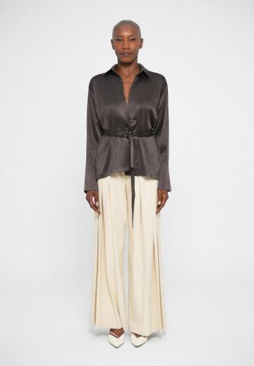 Атласная блузка