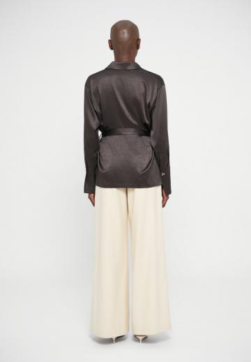 Атласная блузка