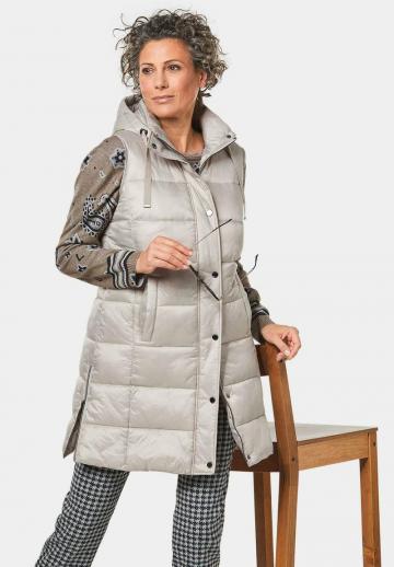 Длинный жилет