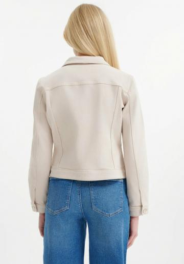 Куртка с накладнымит карманами