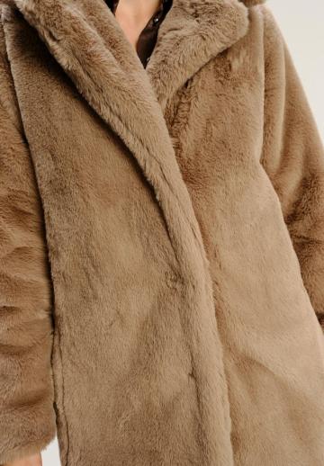 Шерстяное пальто