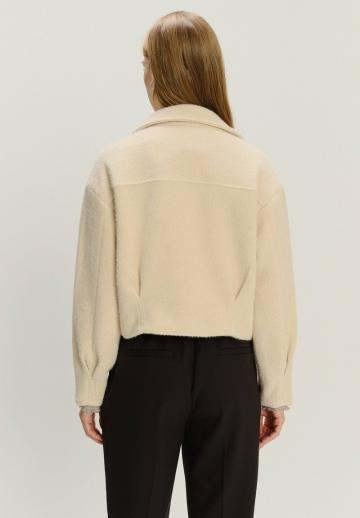 Куртка с накладнымит карманами