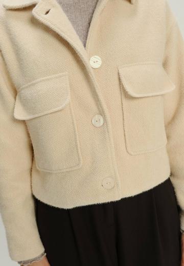 Куртка с накладнымит карманами