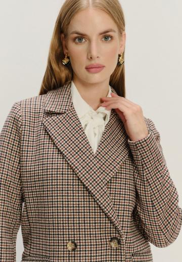 Короткое пальто