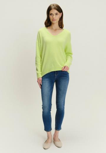 Пуловер в полоску