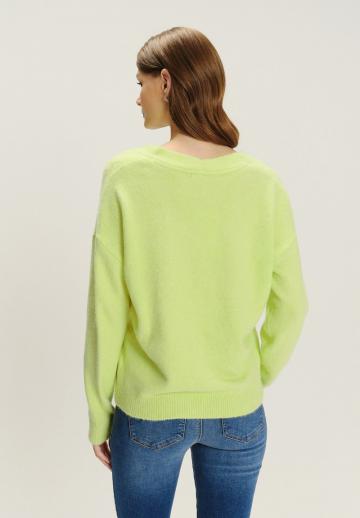 Пуловер в полоску