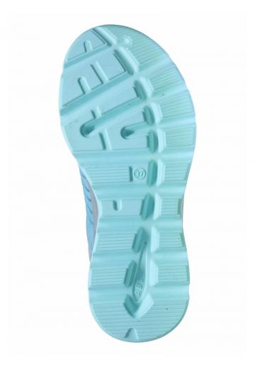 Спортивные сапоги