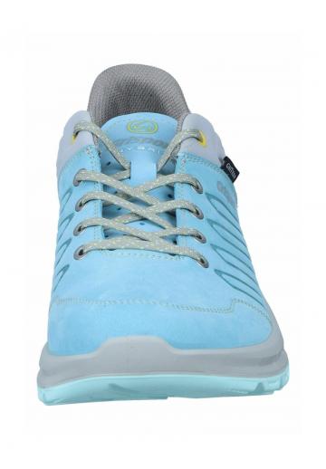 Спортивные сапоги