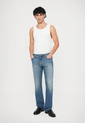 Клешеные джинсы