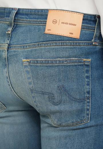 Узкие джинсы