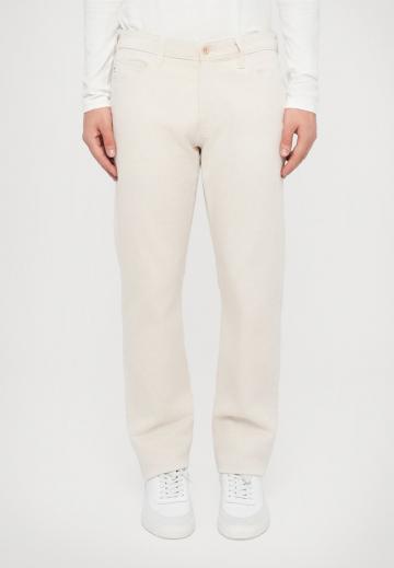 Узкие джинсы