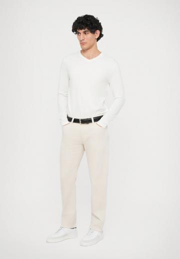 Узкие джинсы