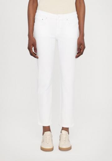 Короткие джинсы