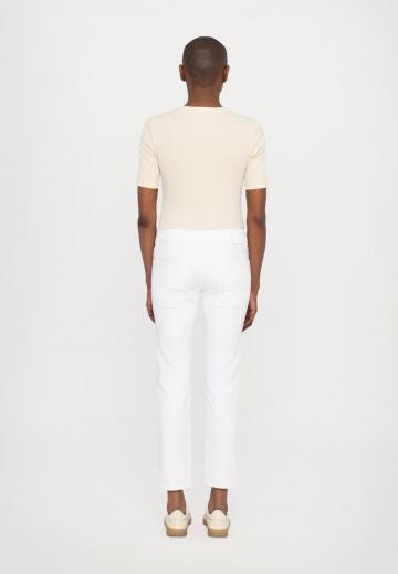 Короткие джинсы