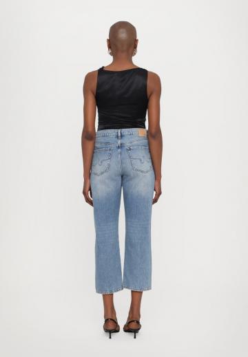 Джинсы бойфренда