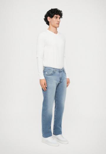 Узкие джинсы