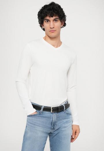 Узкие джинсы