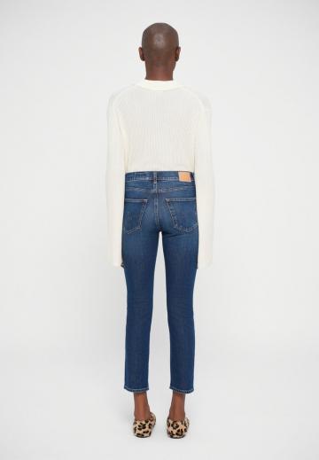 Короткие джинсы