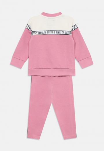 Набор одежды