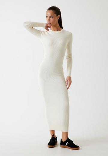 Вязаное платье