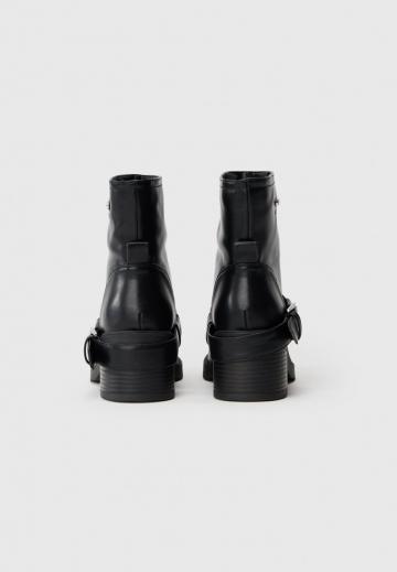 Ковбойские сапожки