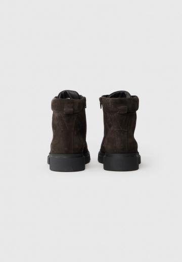 Ботинки на шнуровке