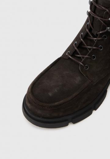 Ботинки на шнуровке