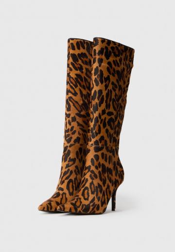 Высокие сапоги