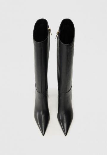 Высокие сапоги