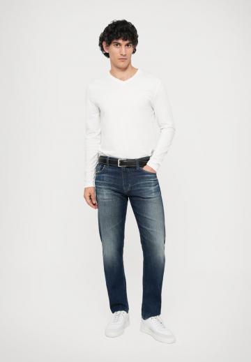 Узкие джинсы